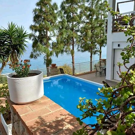 Villa'S Apartment On The Beach, Swimming Pool A/C باليرمو المظهر الخارجي الصورة