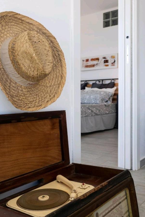 Villa'S Apartment On The Beach, Swimming Pool A/C باليرمو المظهر الخارجي الصورة