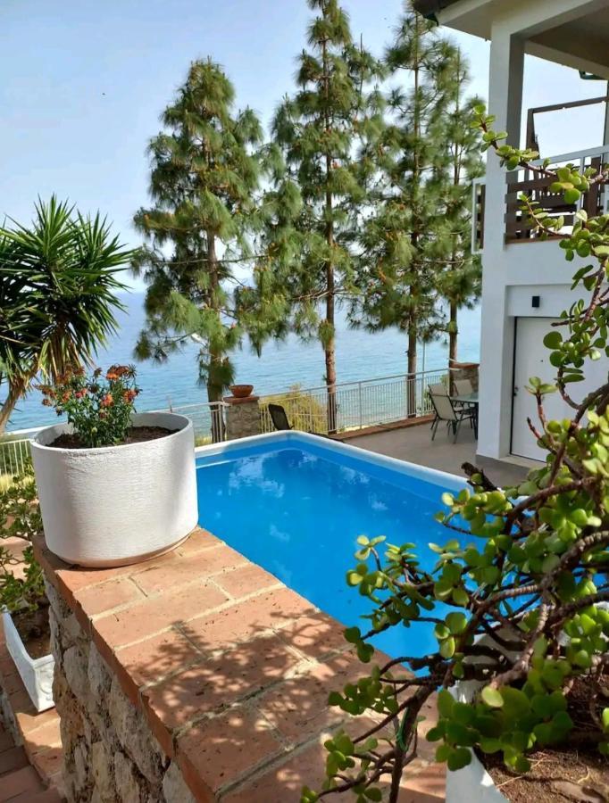 Villa'S Apartment On The Beach, Swimming Pool A/C باليرمو المظهر الخارجي الصورة