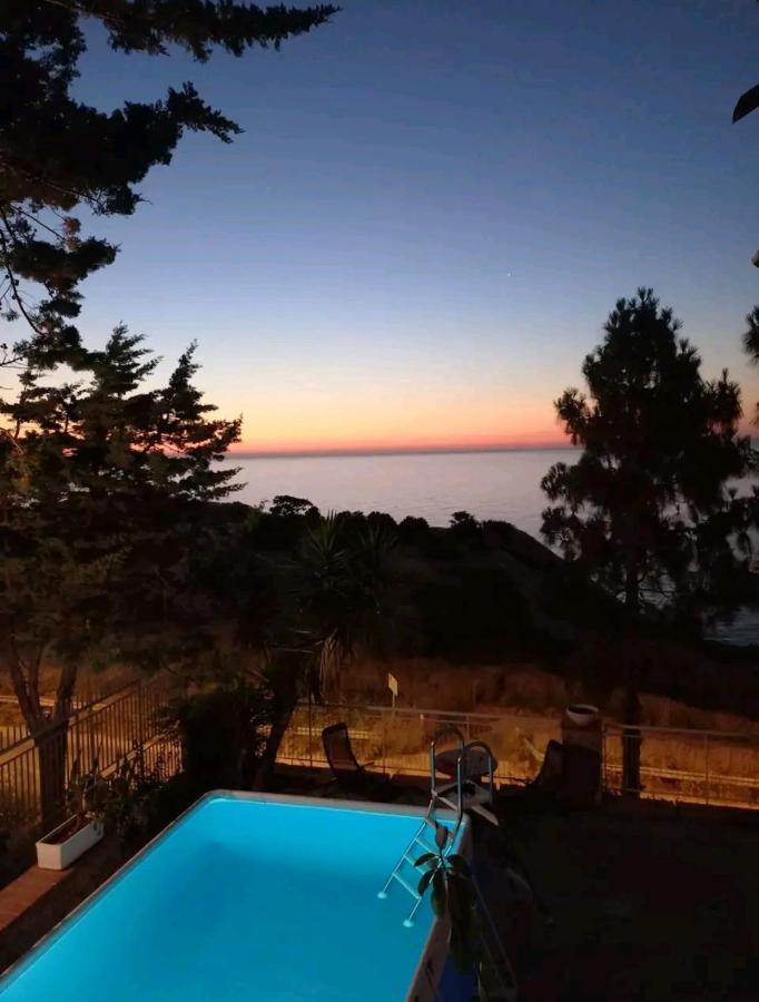 Villa'S Apartment On The Beach, Swimming Pool A/C باليرمو المظهر الخارجي الصورة