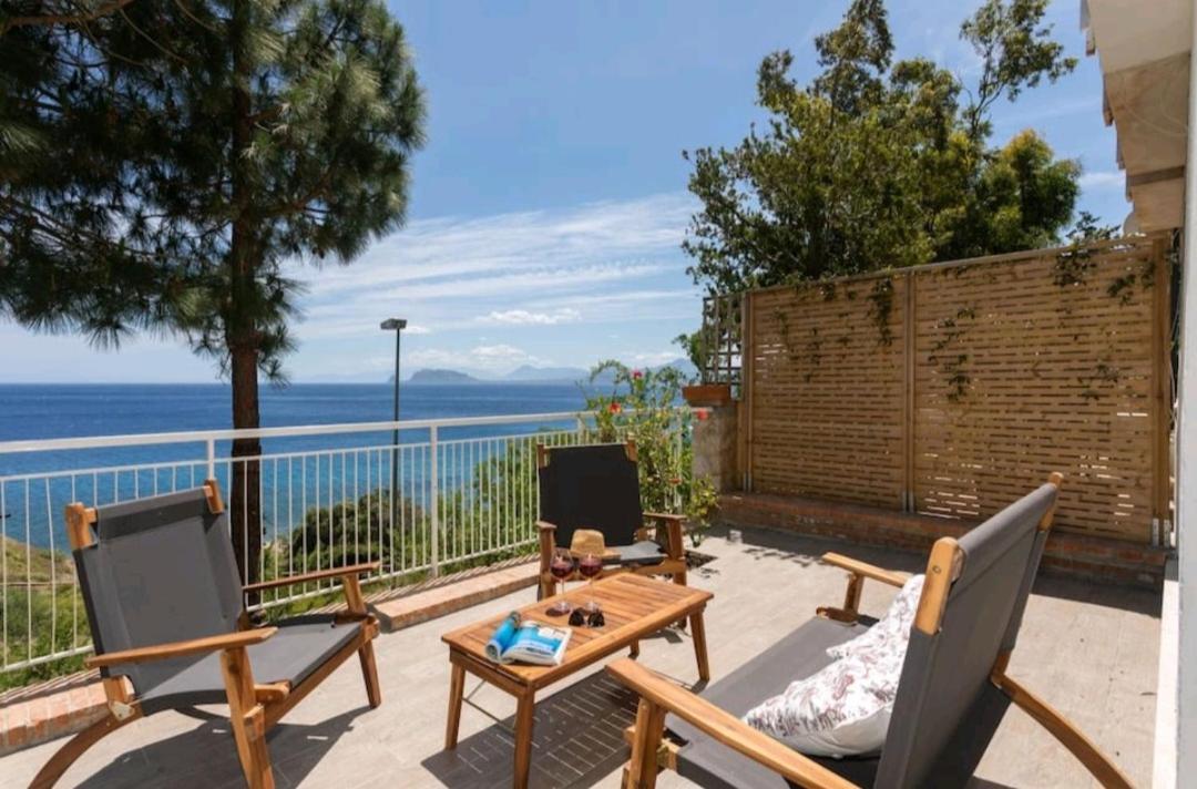 Villa'S Apartment On The Beach, Swimming Pool A/C باليرمو المظهر الخارجي الصورة