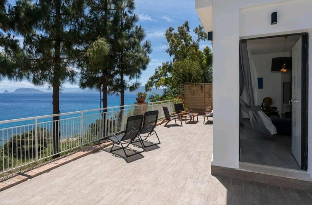 Villa'S Apartment On The Beach, Swimming Pool A/C باليرمو المظهر الخارجي الصورة