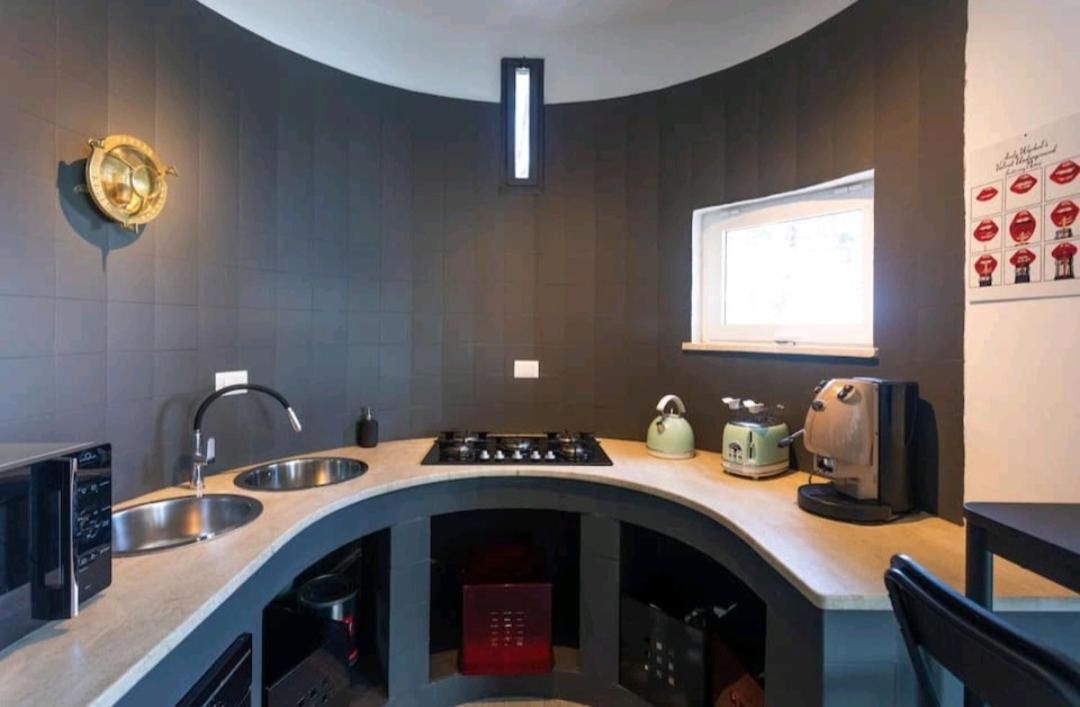 Villa'S Apartment On The Beach, Swimming Pool A/C باليرمو المظهر الخارجي الصورة